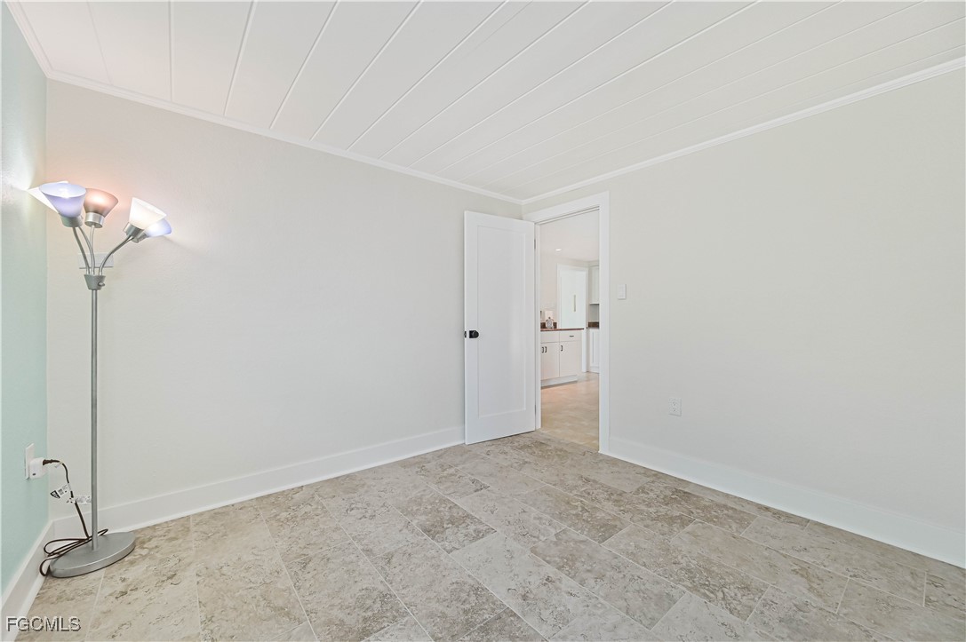 2500 Harbor View Dr Property Photo 37