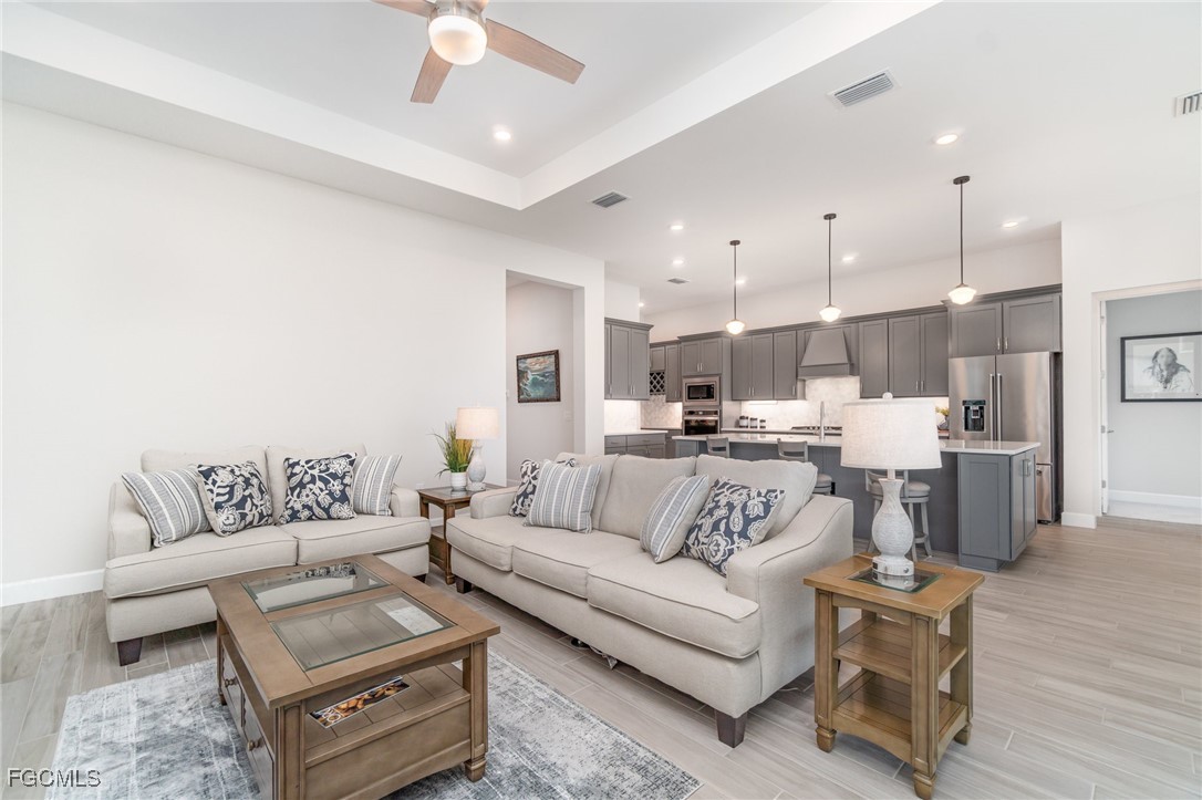 17583 Winding Oak Ln Property Photo 13