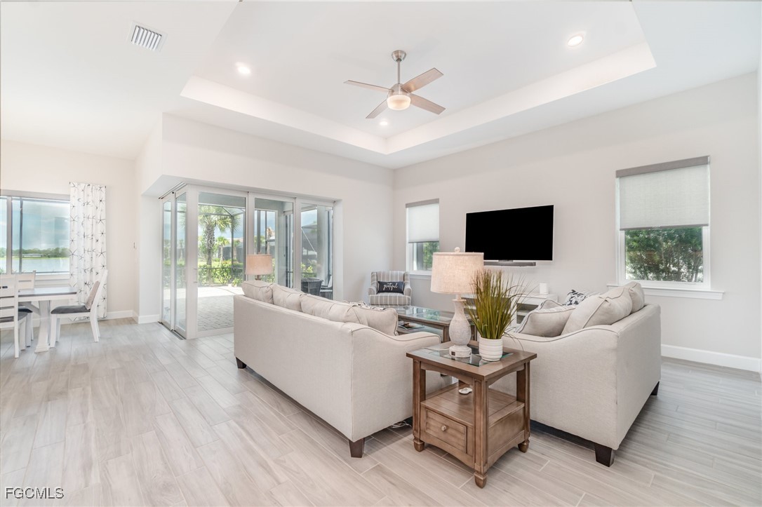 17583 Winding Oak Ln Property Photo 15