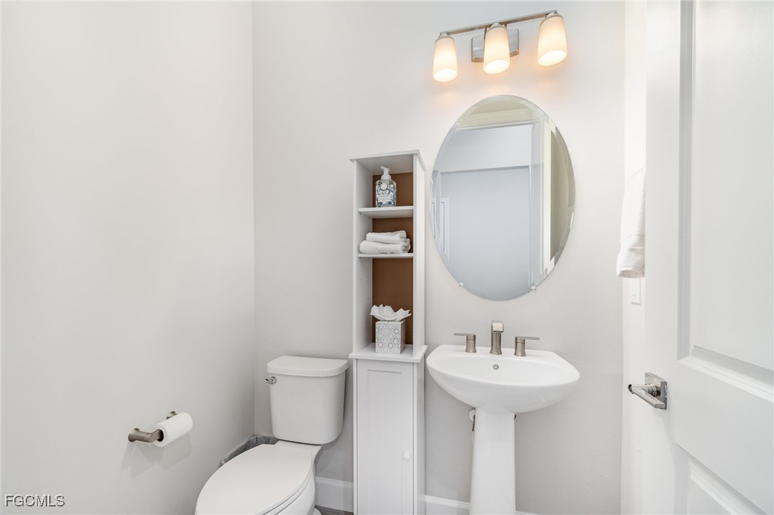 17583 Winding Oak Ln Property Photo 27