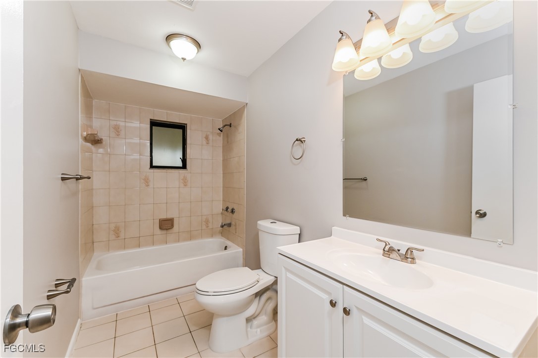 1005 Sw 22nd Ter Property Photo 9