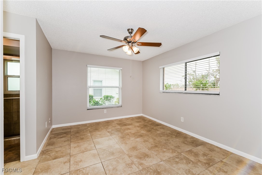 1005 Sw 22nd Ter Property Photo 10