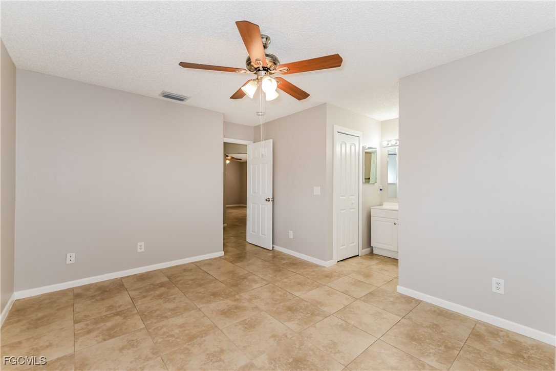 1005 Sw 22nd Ter Property Photo 12