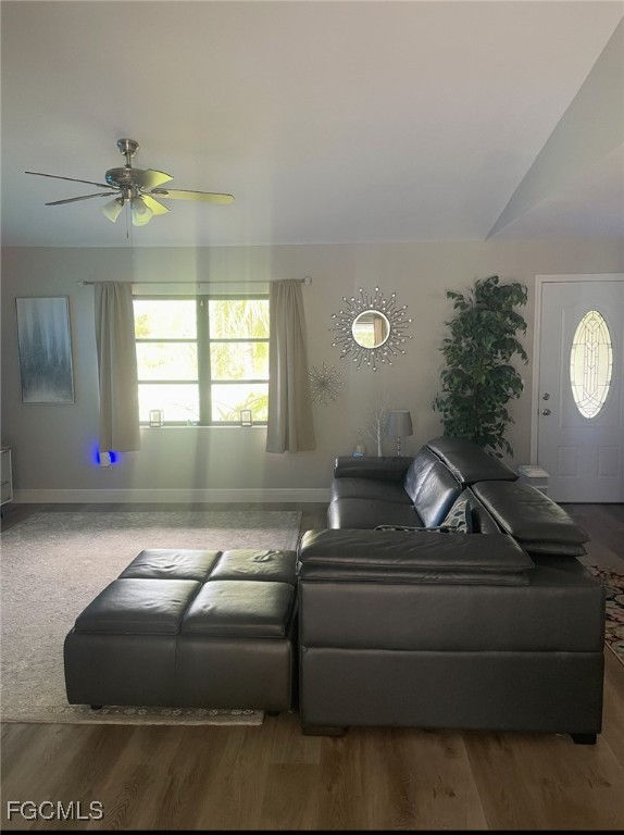 360 Hazel Cir Property Photo 14