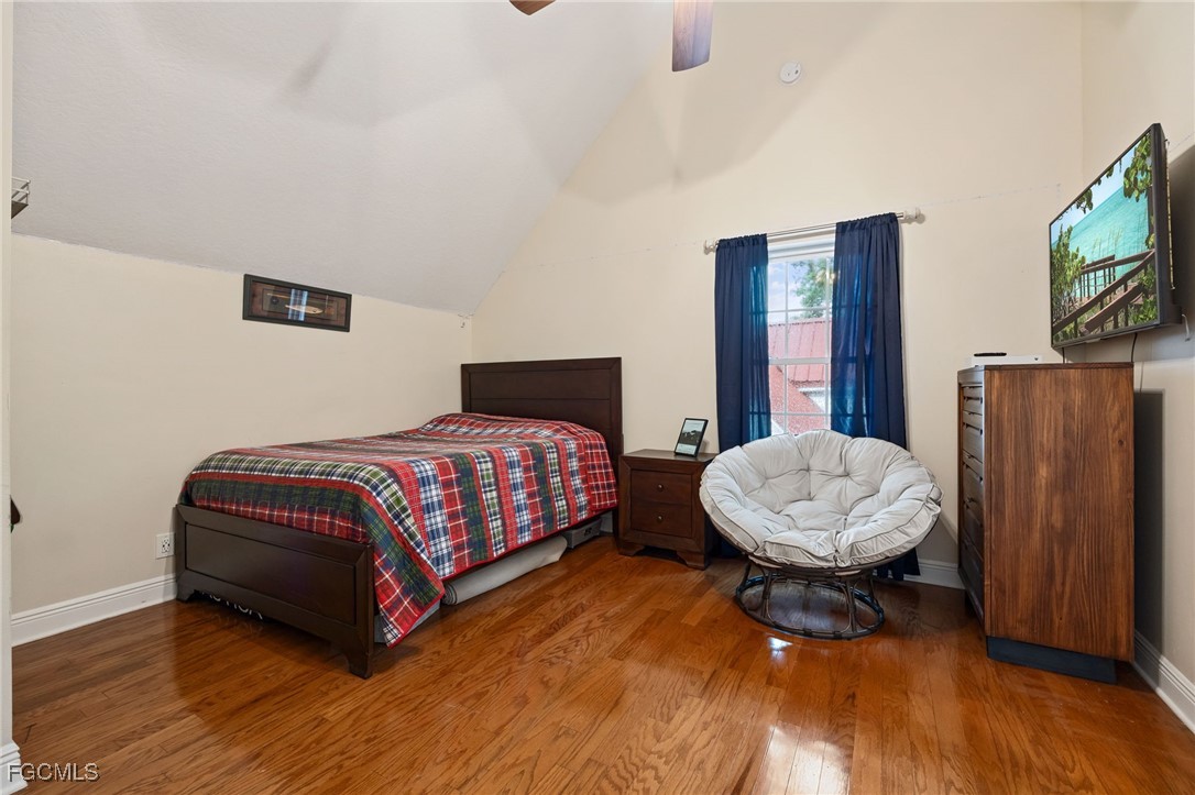 1444 Winchester Ave E Property Photo 28