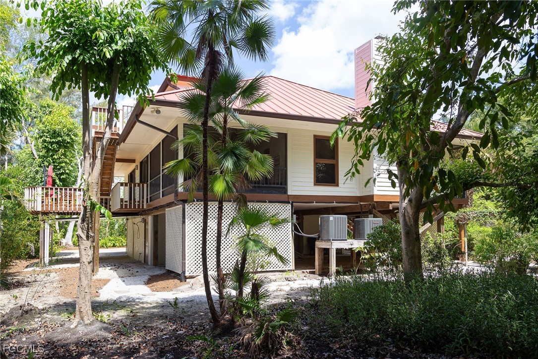 1345 Junonia St Property Photo 3