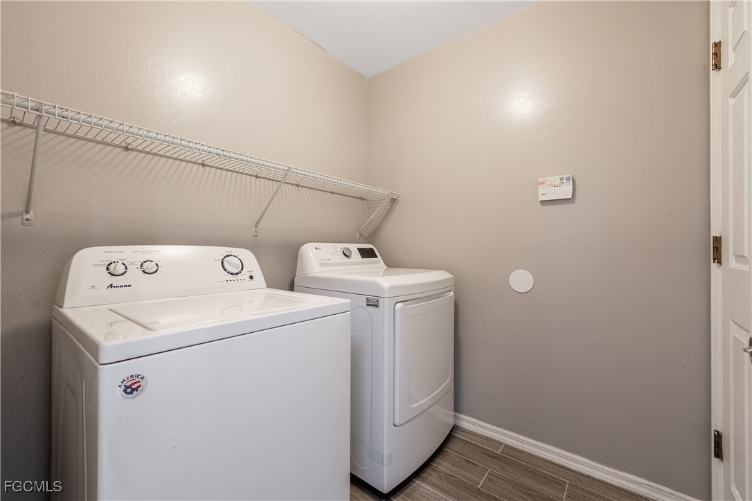 2720 Soaring Hawk Dr Property Photo 29