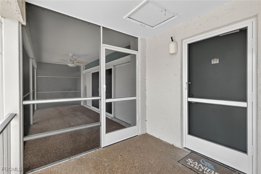 827 E Gulf Dr J7 Property Photo 4