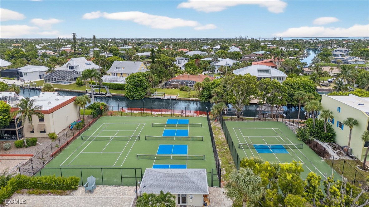 827 E Gulf Dr J7 Property Photo 23