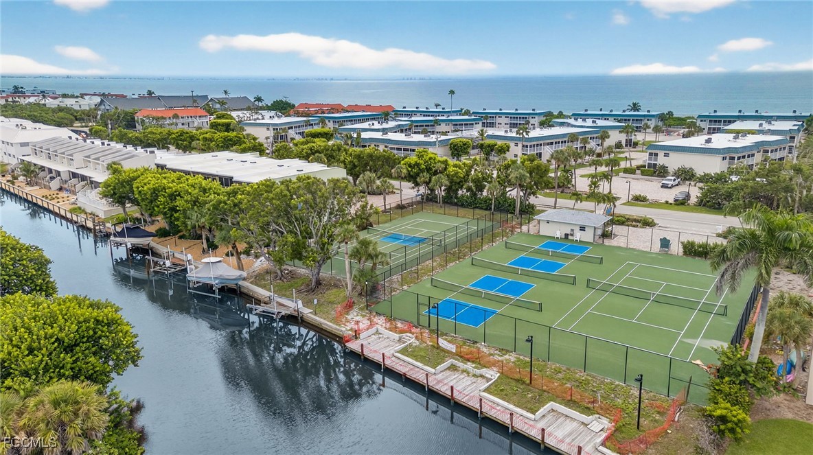 827 E Gulf Dr J7 Property Photo 24