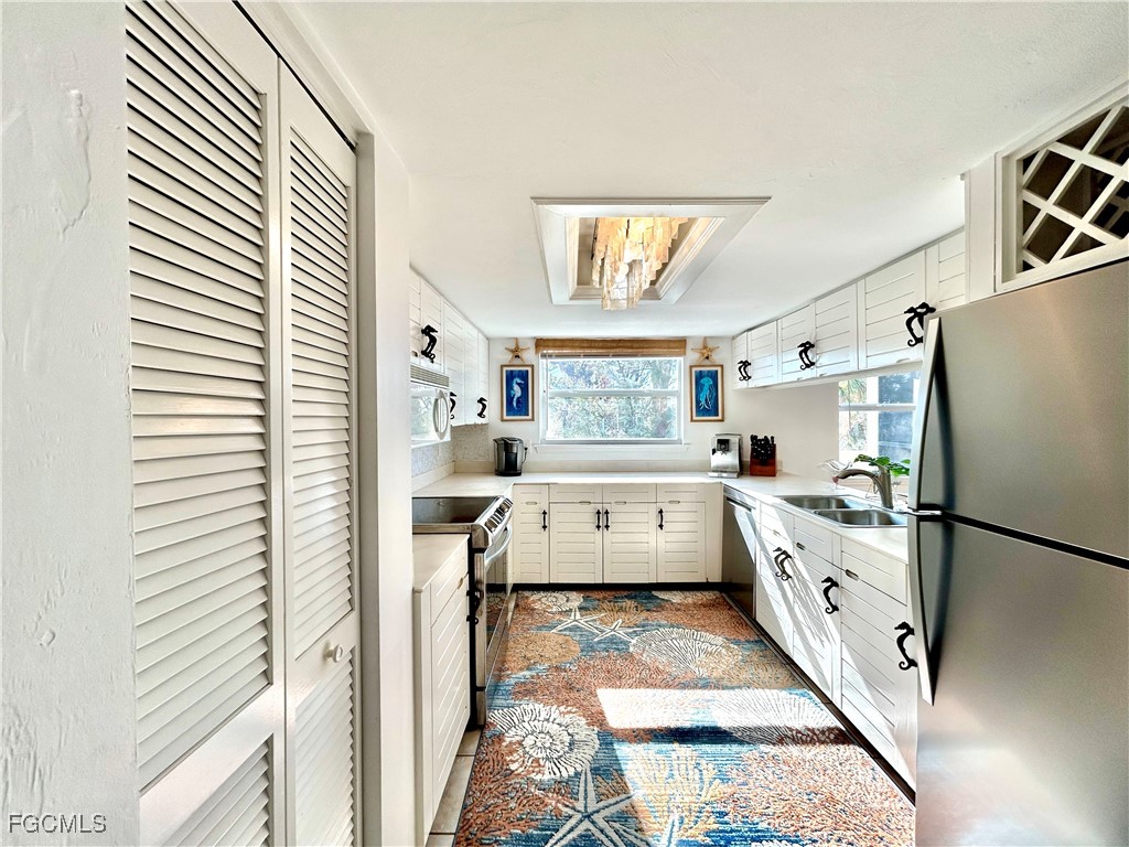 1390 Middle Gulf Dr E Property Photo 15