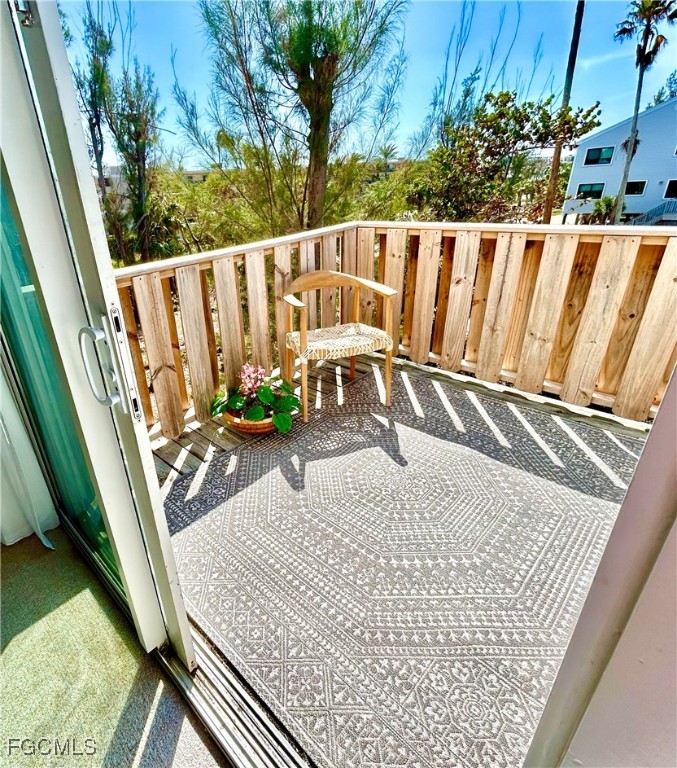 1390 Middle Gulf Dr E Property Photo 21