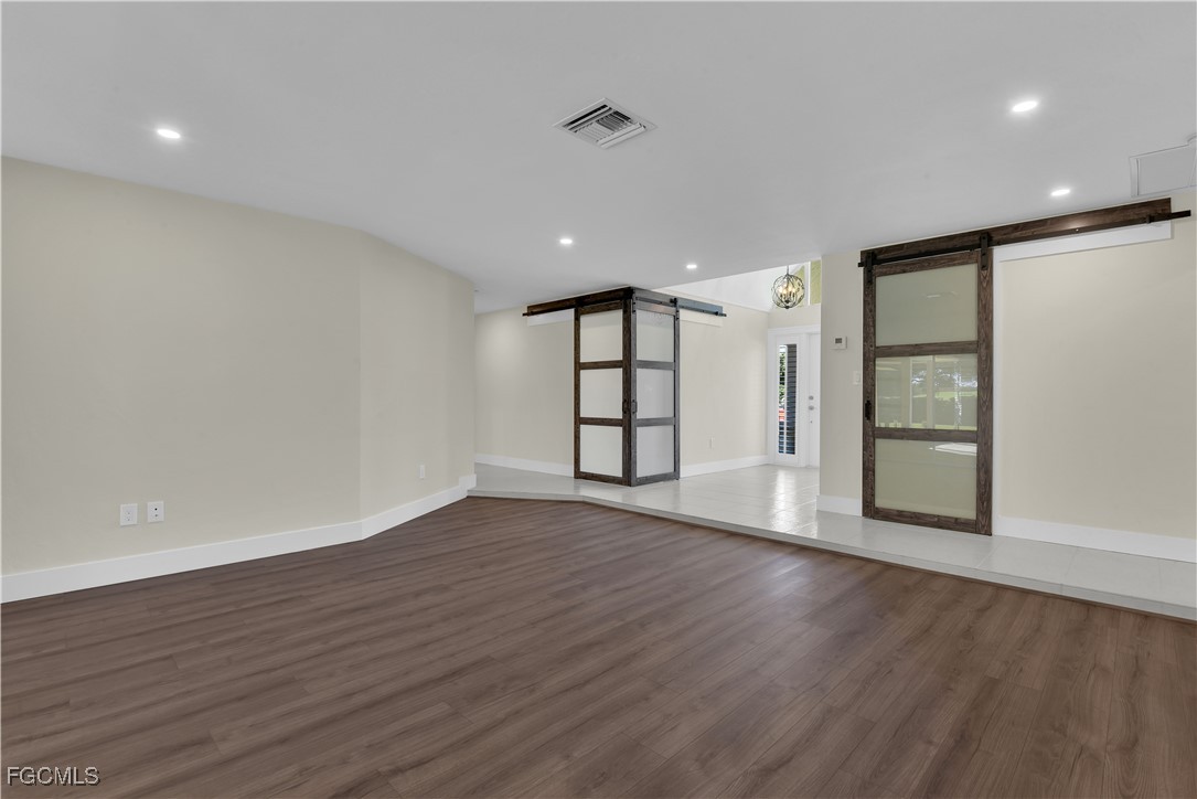 491 Cypress Way E Property Photo 13