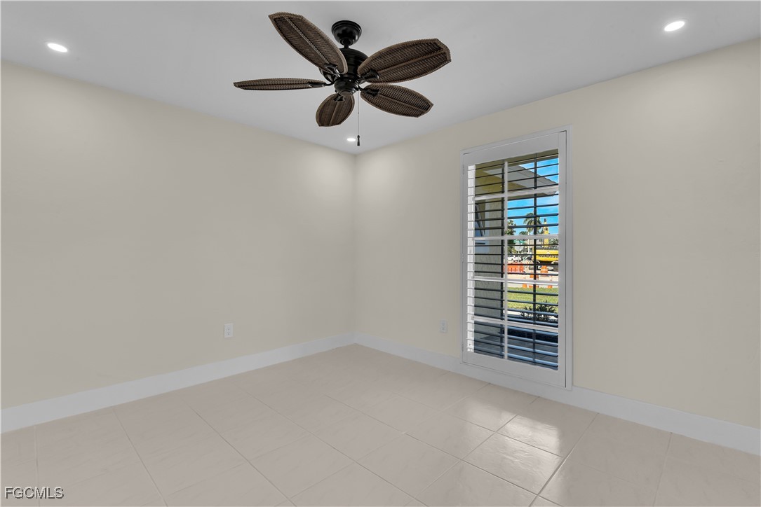 491 Cypress Way E Property Photo 14