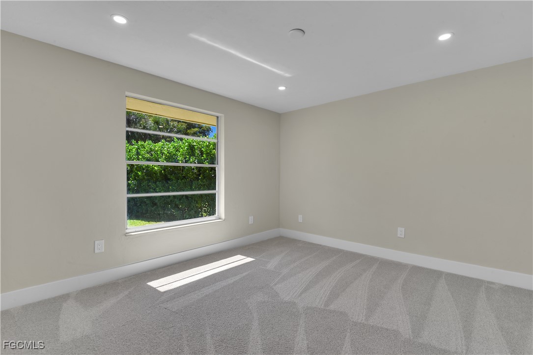 491 Cypress Way E Property Photo 28