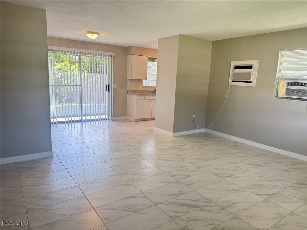 4976 Howard St Property Photo 4