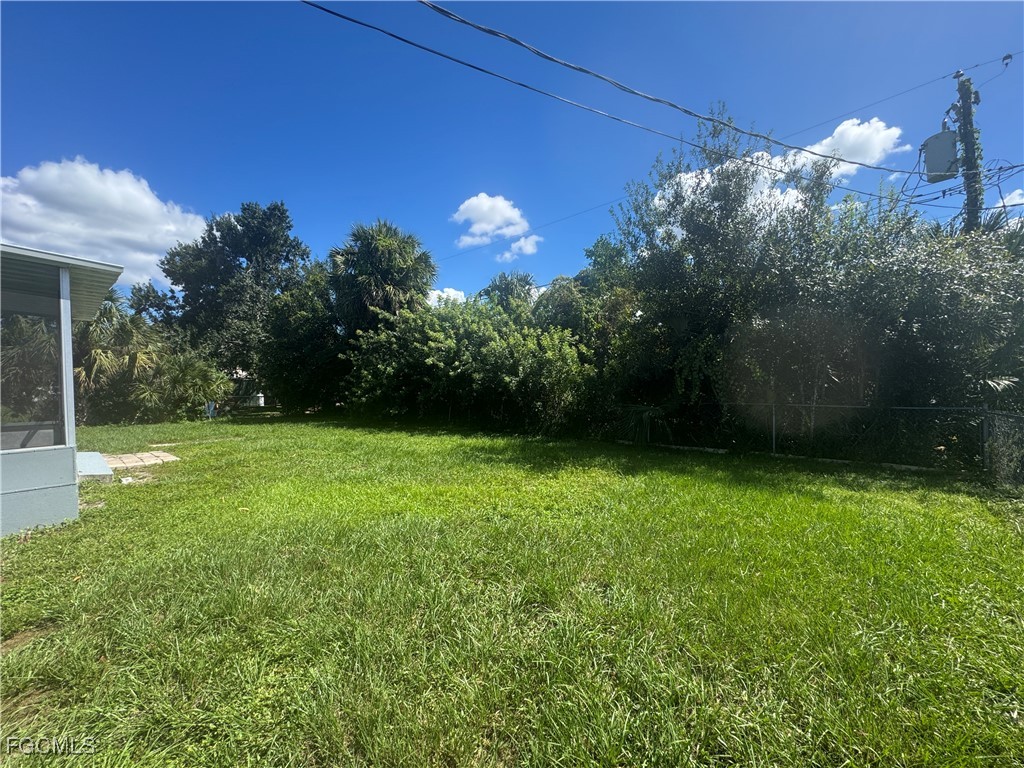4976 Howard St Property Photo 19