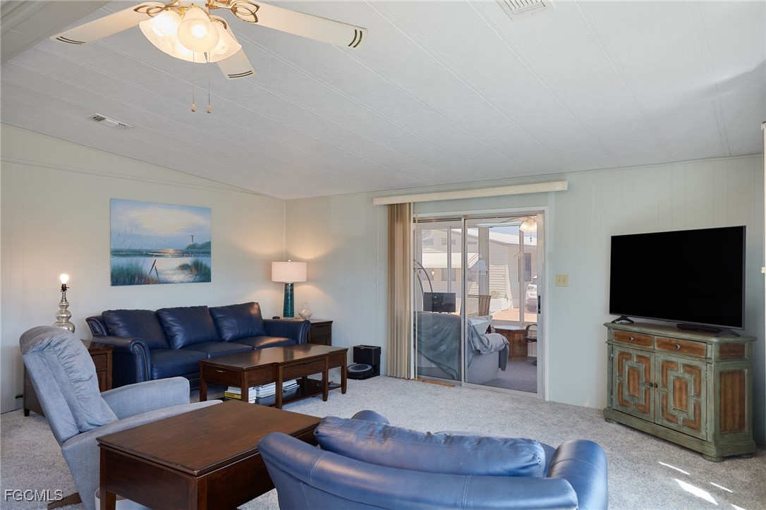 15 Ilex St Property Photo 11