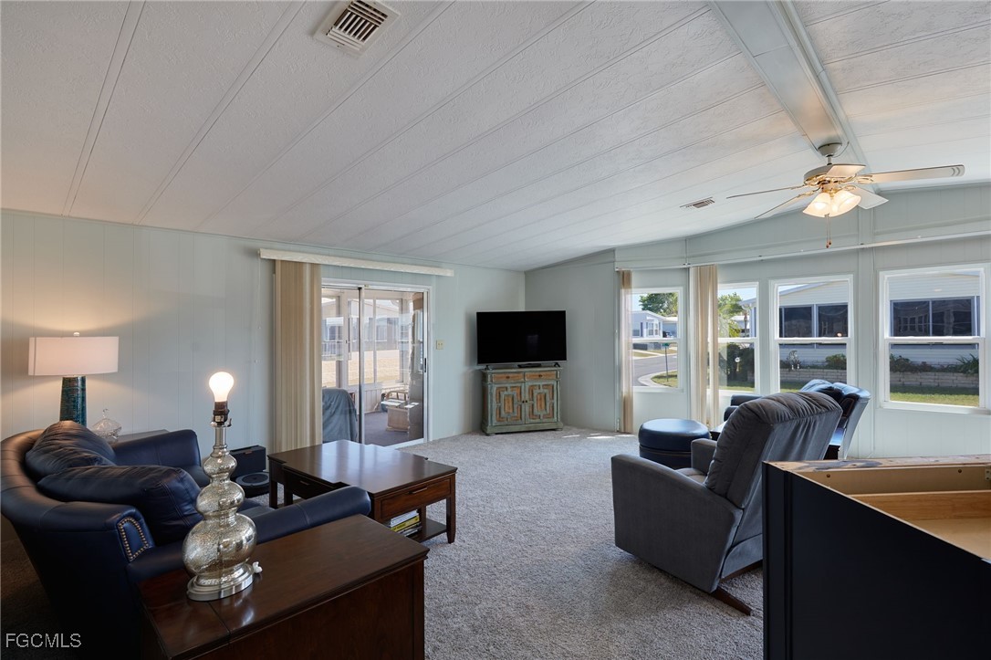 15 Ilex St Property Photo 12
