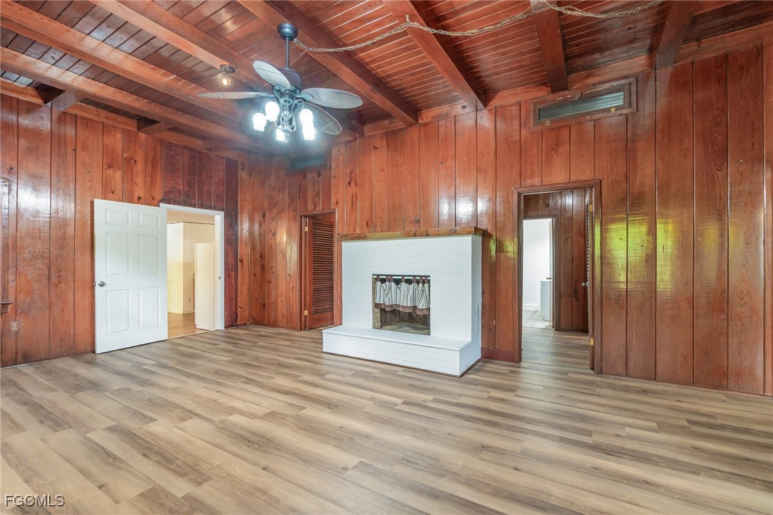 2729 Broadway Property Photo 4