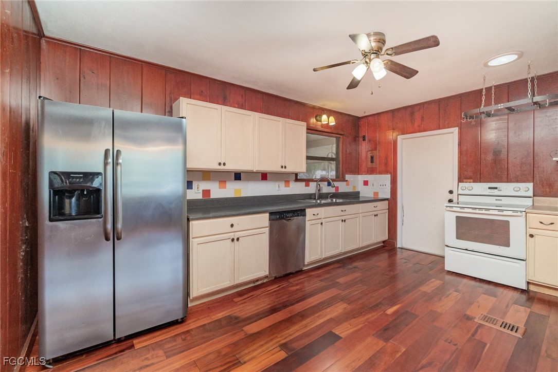 2729 Broadway Property Photo 11