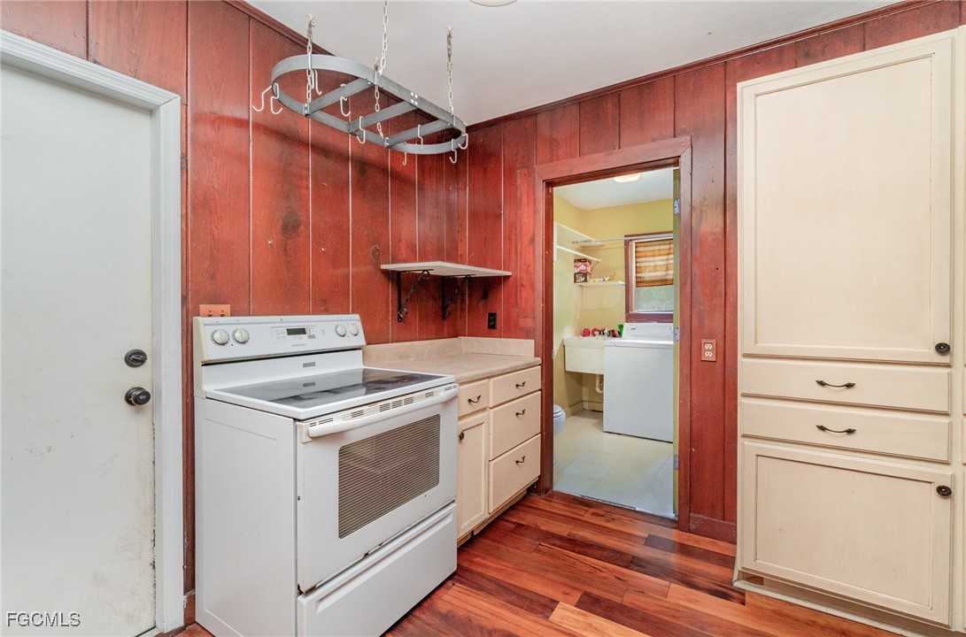2729 Broadway Property Photo 14
