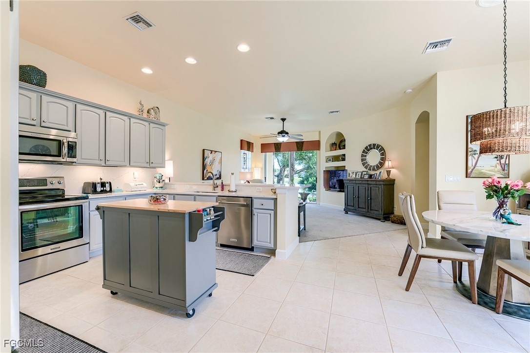 8920 Crown Colony Blvd Property Photo 15