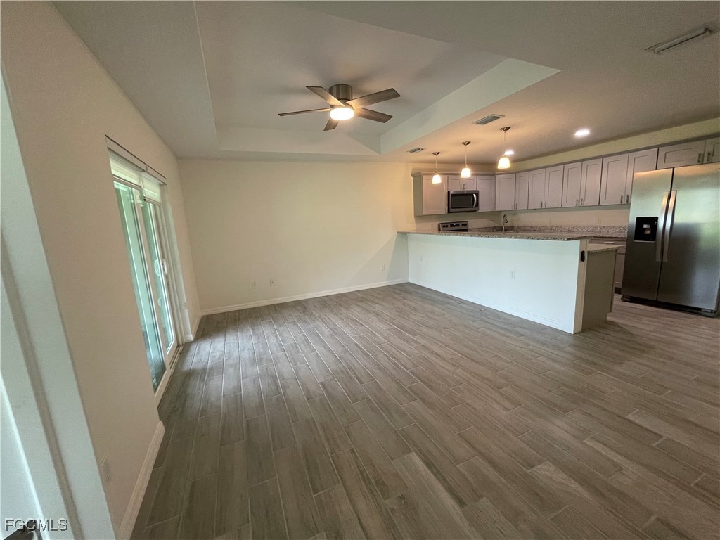 1114 Circle Dr Property Photo 3
