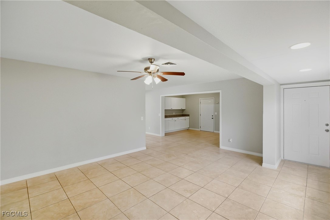 728 Tower Dr Property Photo 5