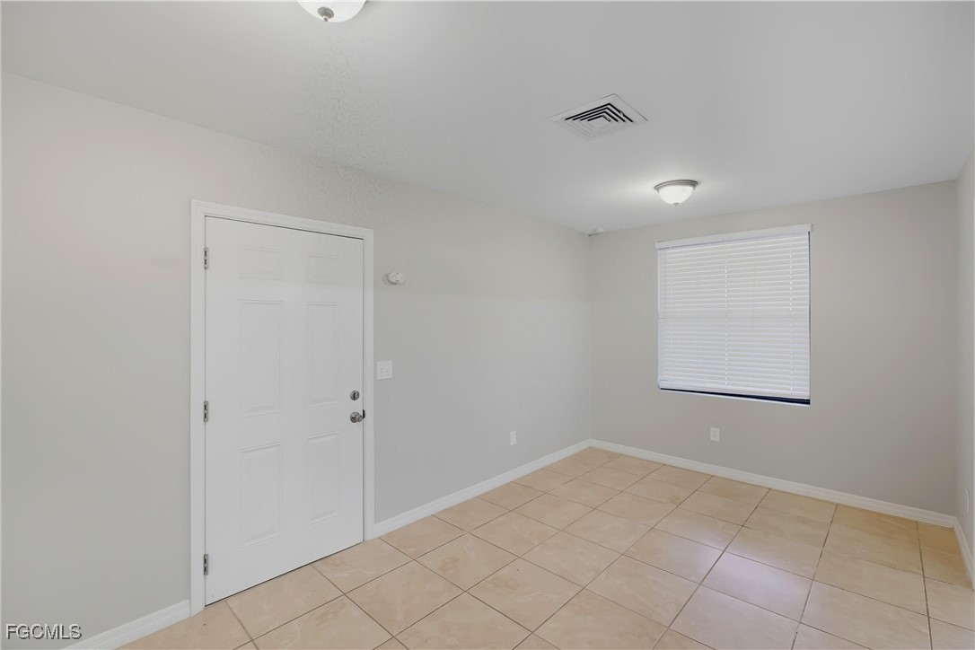 728 Tower Dr Property Photo 8