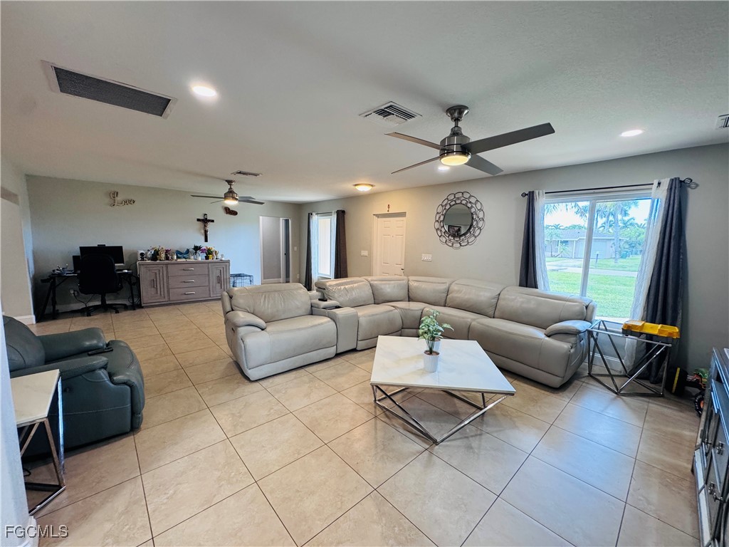 141 Sw 48th Ter Property Photo 10