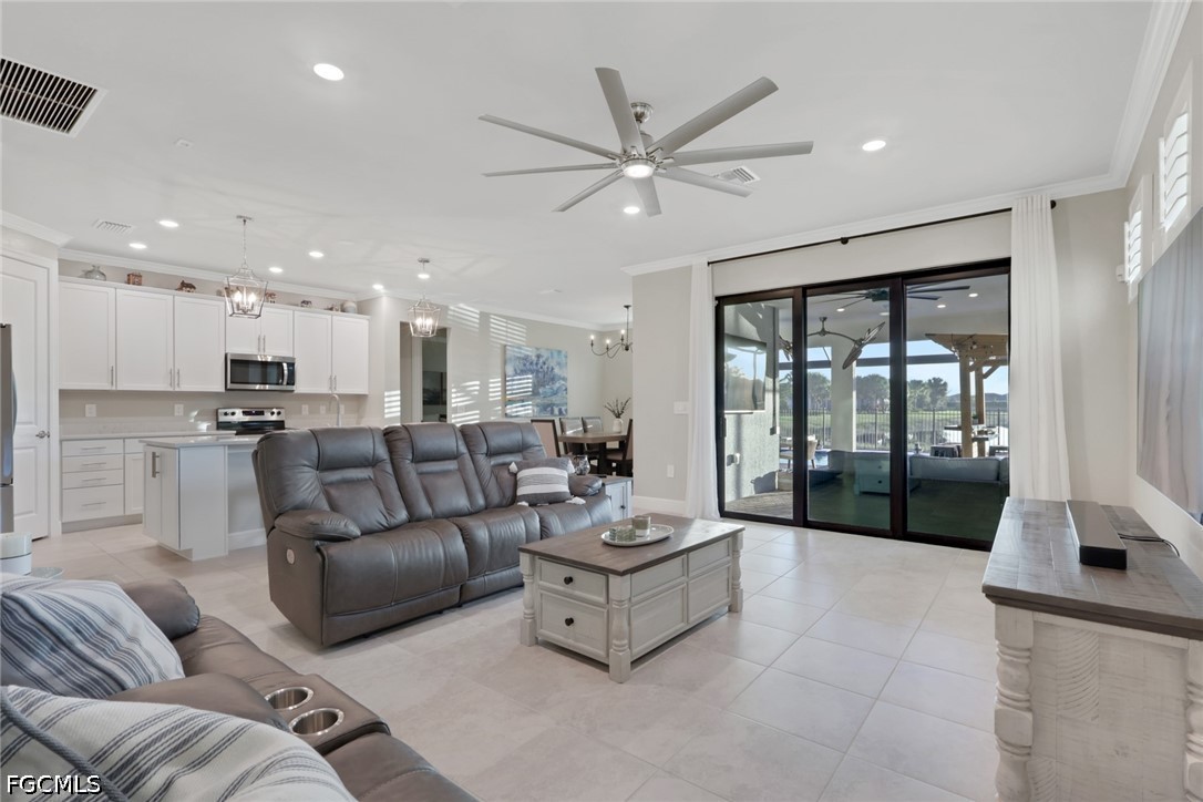 3425 Hampton Blvd Property Photo 11