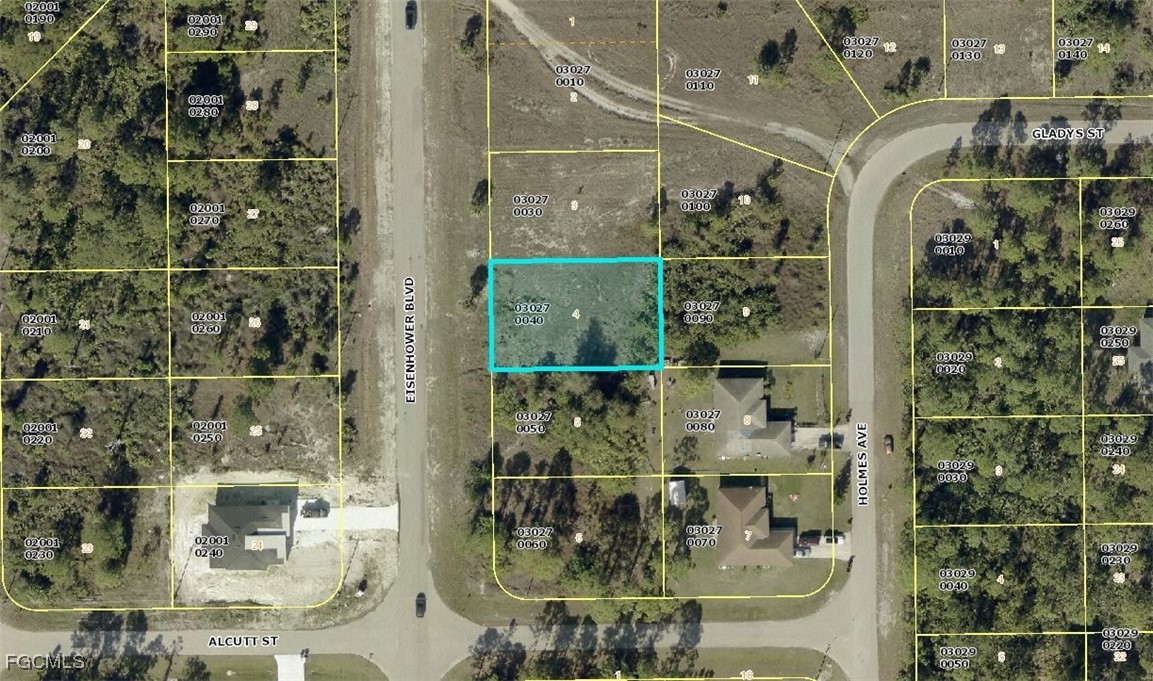 707 Eisenhower Blvd Property Photo 4