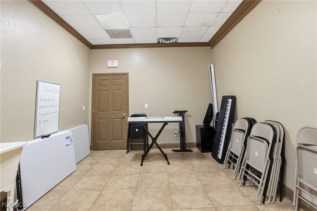 300 Leonard Blvd N 1-2 Property Photo 22