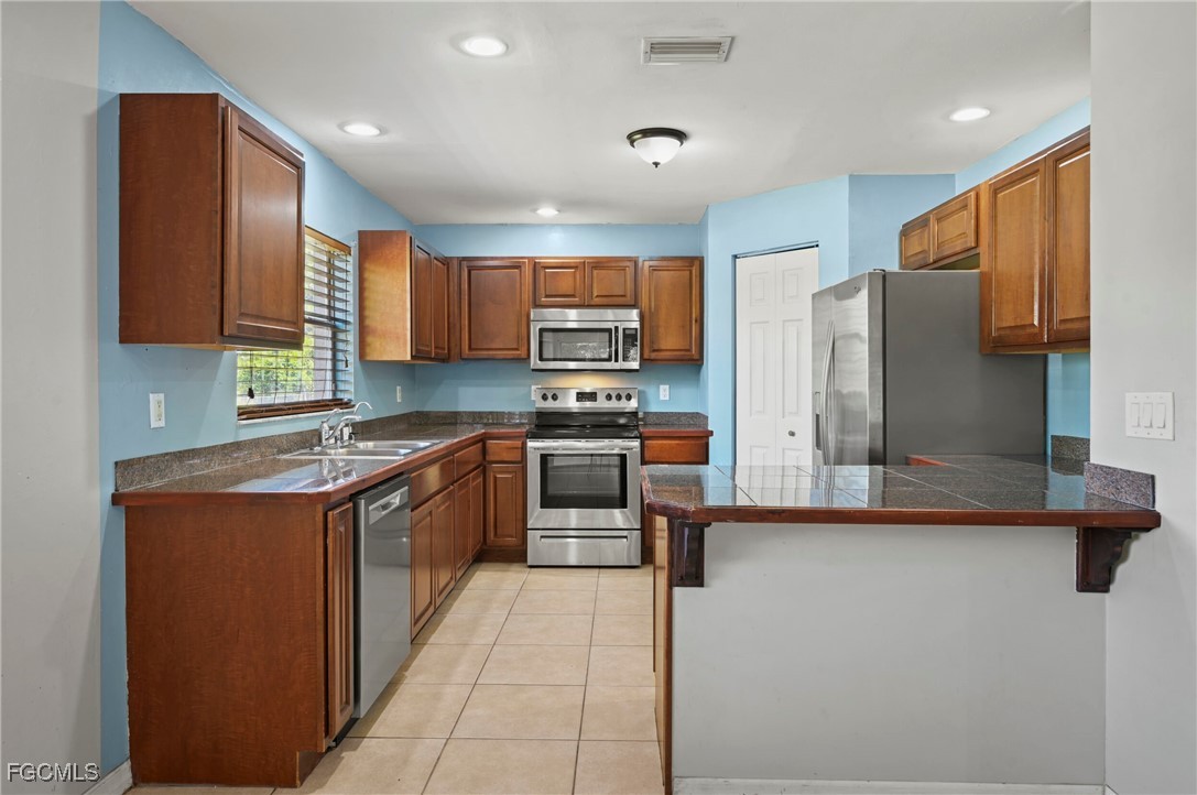 723 Newell St E Property Photo 3