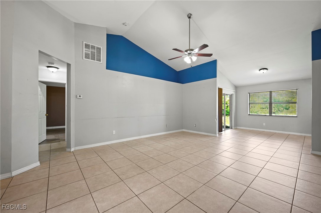 723 Newell St E Property Photo 6