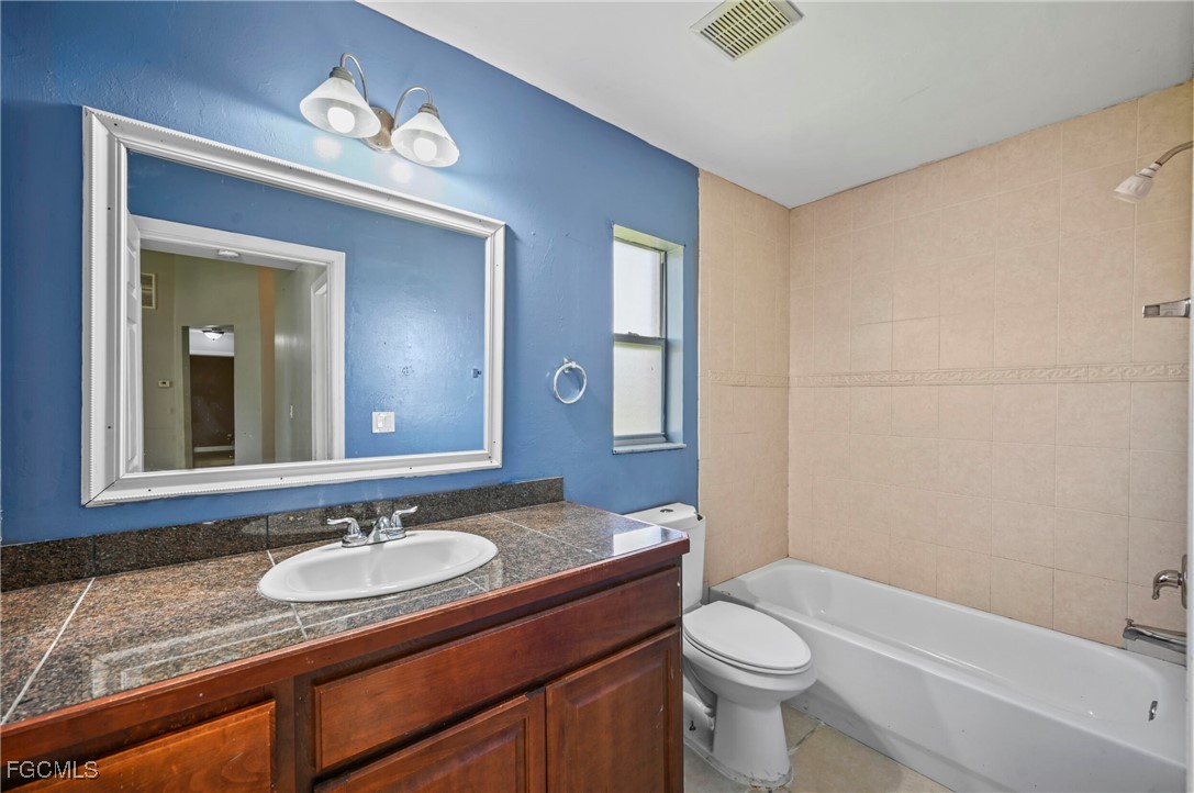 723 Newell St E Property Photo 12