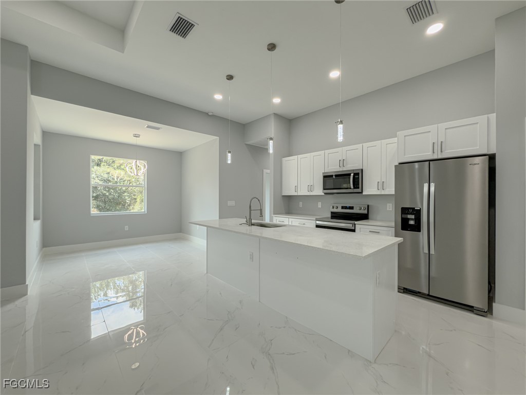 6137 Higgins Ave Property Photo 5