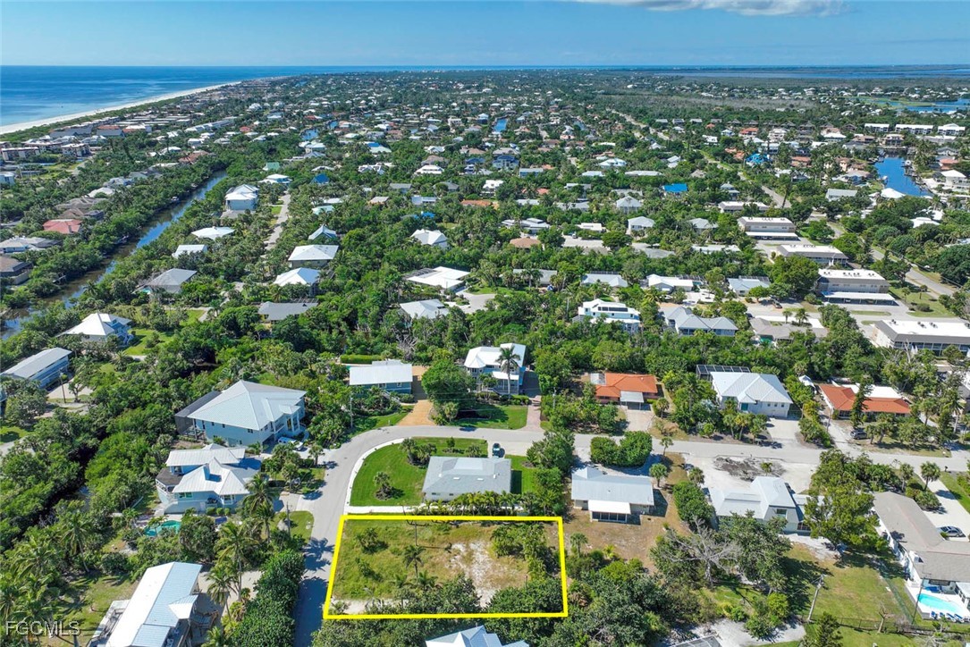 524 Lagoon Dr Property Photo 3