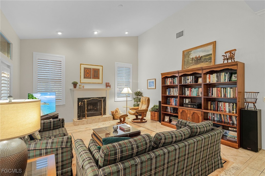 15661 Fiddlesticks Blvd Property Photo 10