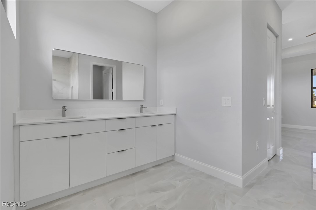 3503 Nw 45th Pl Property Photo 16