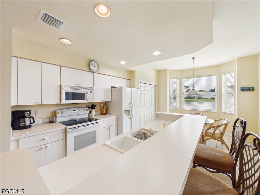 20611 Country Creek Dr 3217 Property Photo 4
