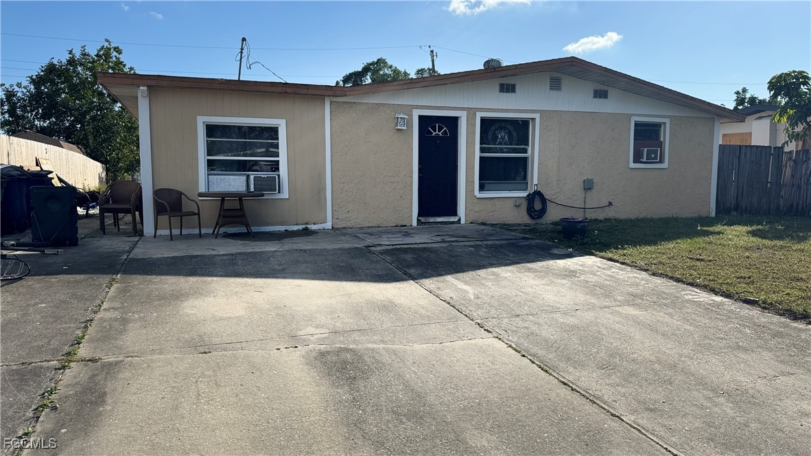 2184 Coronet St Property Photo 1