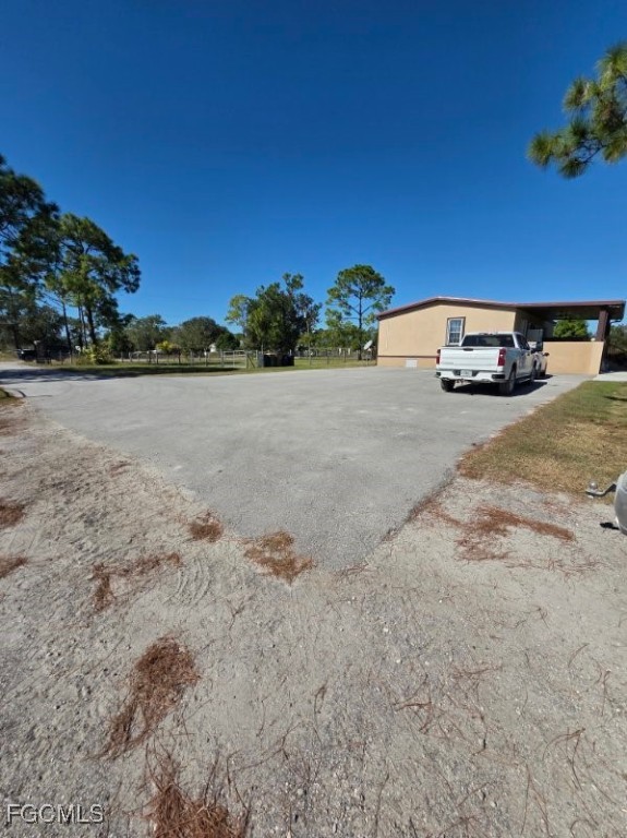 1860 Poinsettia Ave Property Photo 4