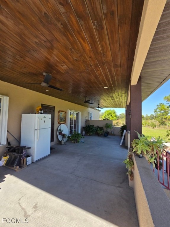 1860 Poinsettia Ave Property Photo 8