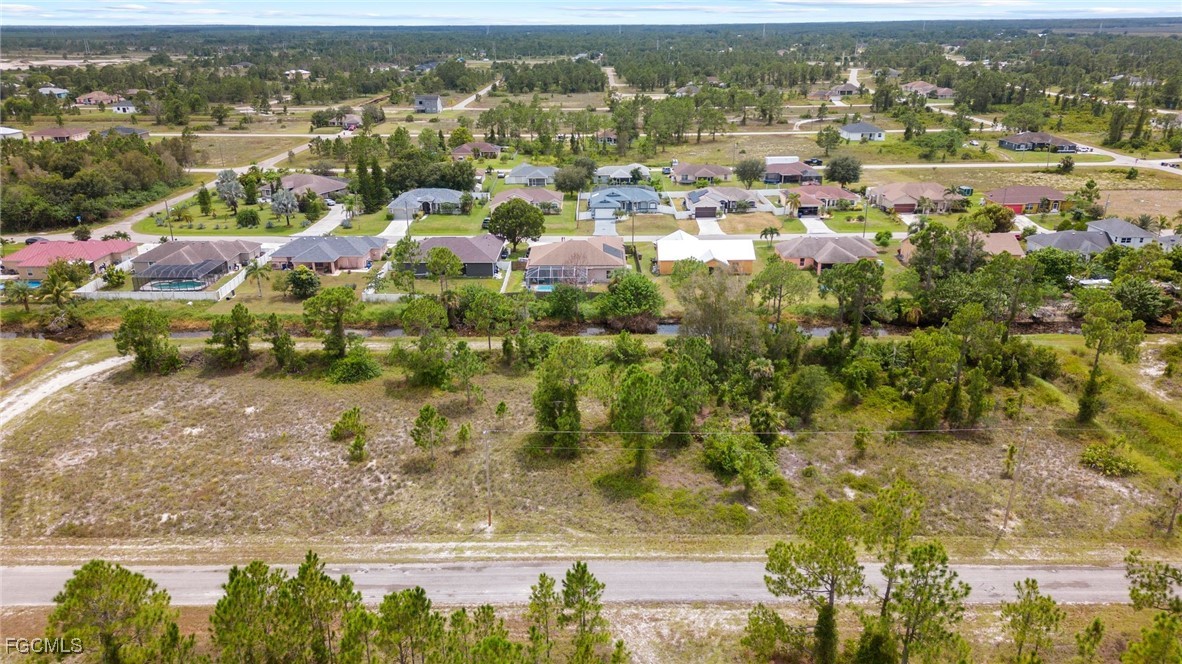 1226 Edelweiss St E Property Photo 3