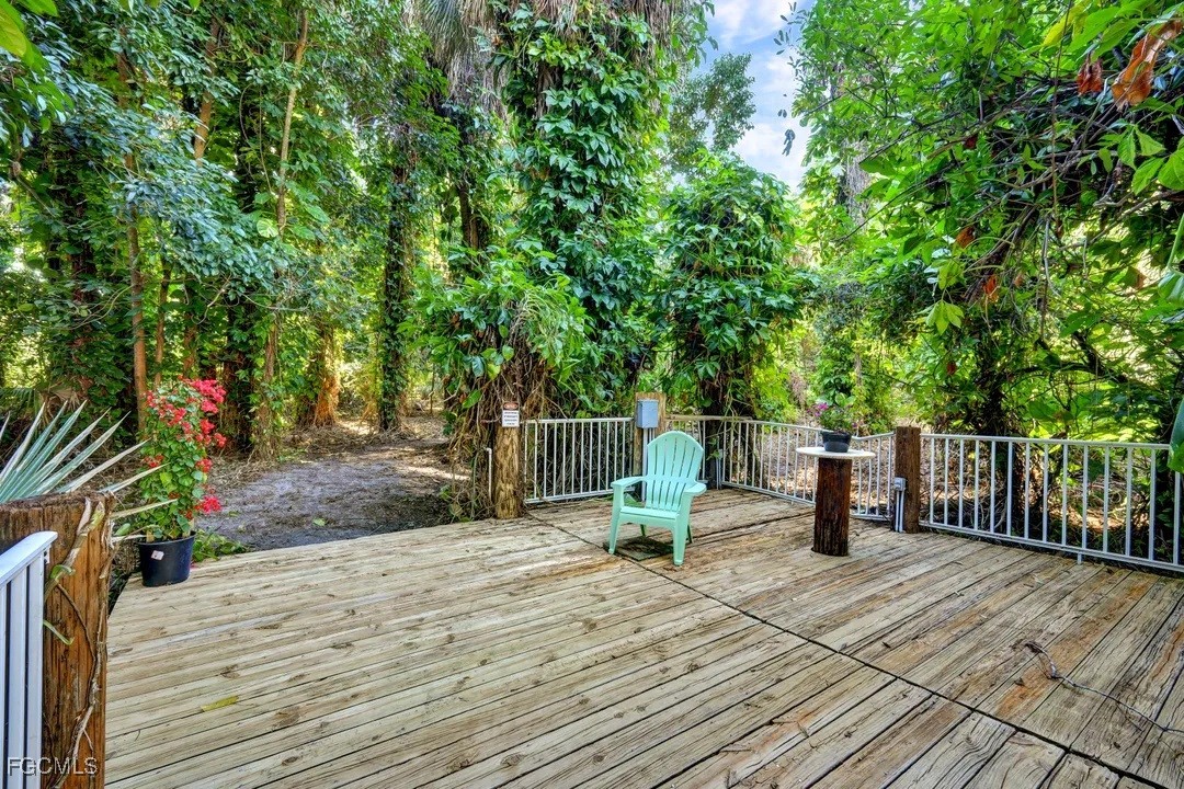 14630 Smokey Hollow Ln Property Photo 2