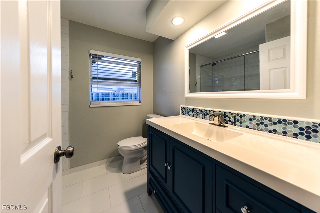 220 Albatross St Property Photo 25