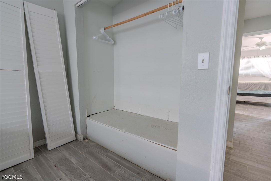 220 Albatross St Property Photo 34