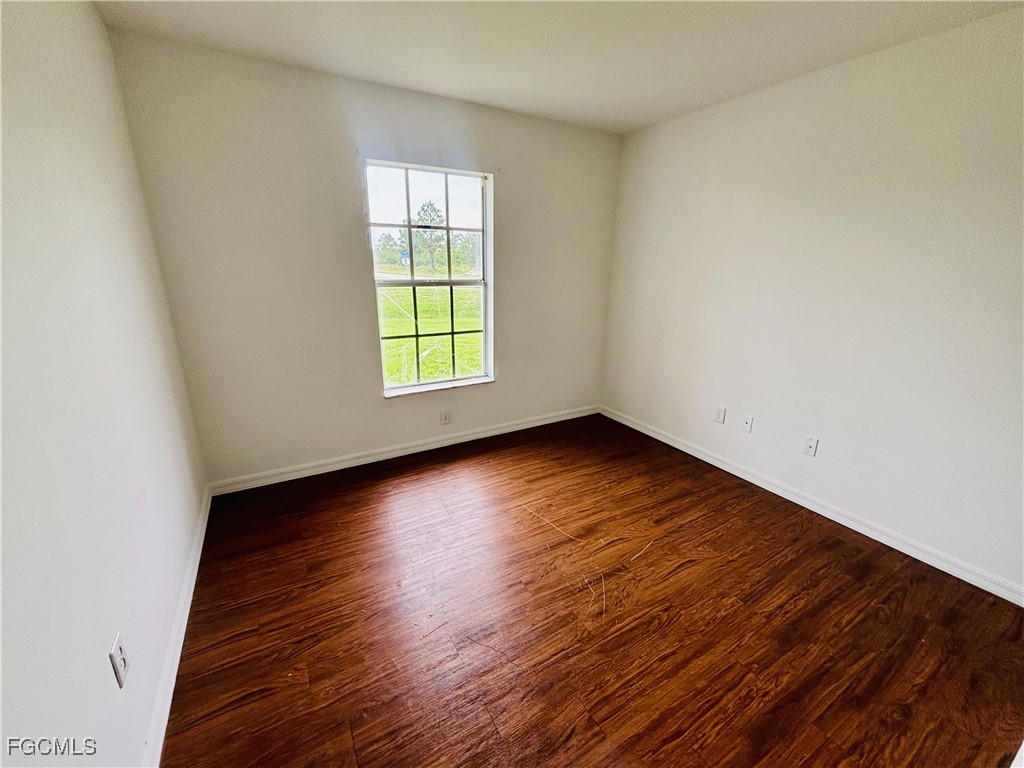 936-938 Eisenhower Blvd Property Photo 4
